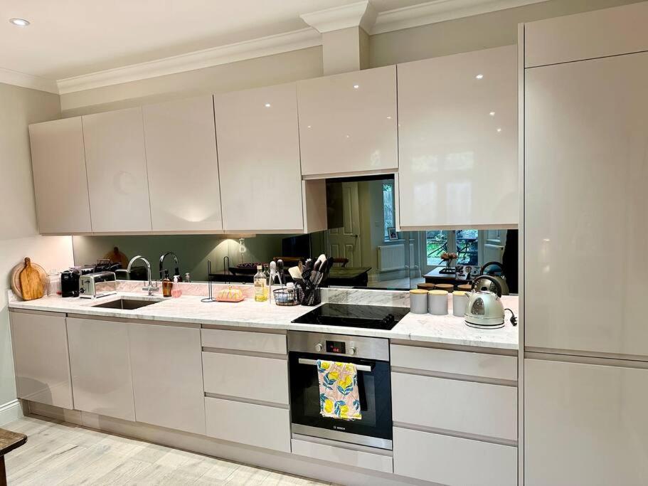 2 Bed Garden - Piccadilly Line