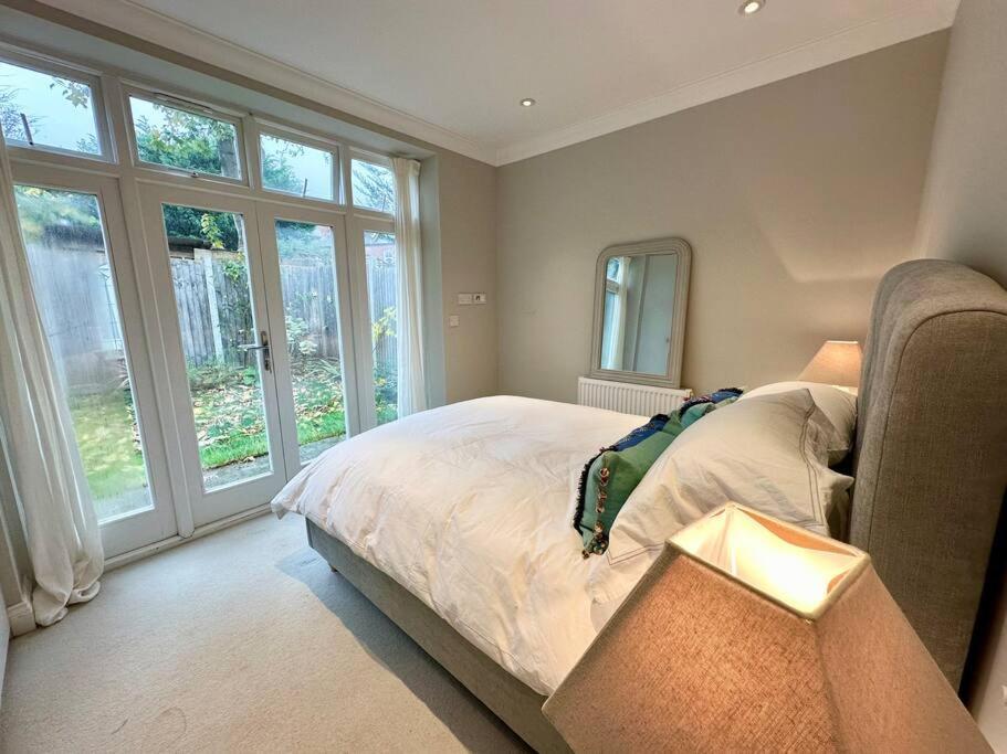 Appartamento 2 Bed Garden - Piccadilly Line Londra